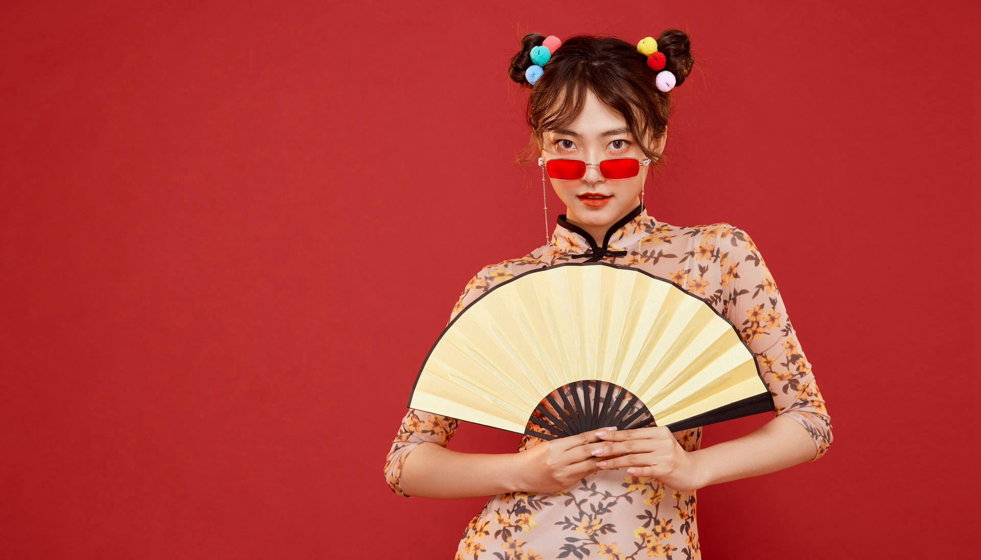攝圖網_501730501_banner_古典東方國潮旗袍美女拿折扇（企業(yè)商用）_副本.jpg